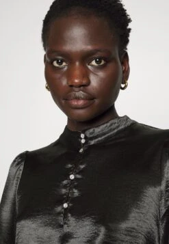 Bruuns Bazaar Edelweiss Cajsa Blouse - Blouse - Black -Defacto Boutique 07cef3cfafd64d07aba9bddc4d55059a