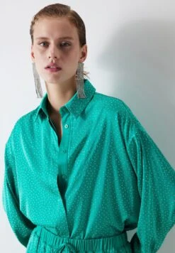 Ipekyol Relaxed Fit Shiny Stone Print - Chemisier - Turquaz -Defacto Boutique 090c4f054839478d96f9fdbcda721852