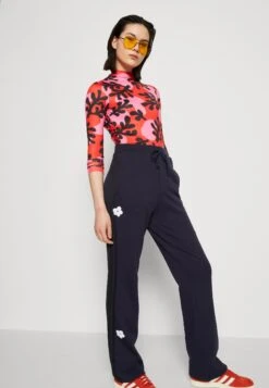 Adidas Sportswear 3 Stripes High Rise With Flower Patches - Pantalon De Survêtement - Legend Ink -Defacto Boutique 1210e4c8114d4801889fb5740ee99e38