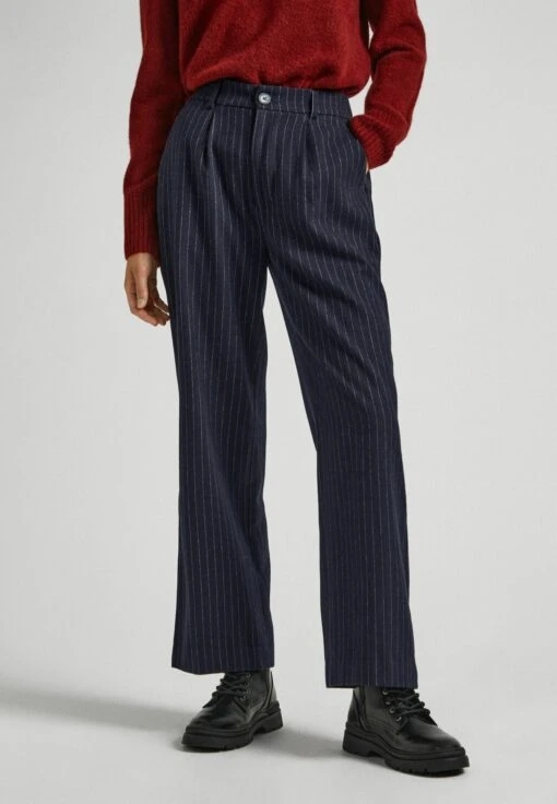 Pepe Jeans Pleat Front Rene - Pantalon Classique - Dark Blue -Defacto Boutique 2a3fe6cb791a43d9a03d8ca4c103641f