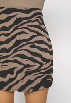 Vero Moda Petite Vmshilah Naja Short Skirt - Minijupe - Brown/Perla -Defacto Boutique 2d8b36d36b524598aa6e6d80cd9da73c