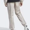 Adidas Sportswear With Healing Crystals Inspired Graphics - Pantalon De Survêtement - Taupe/White