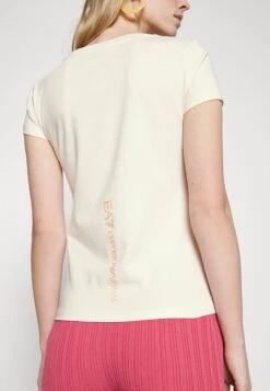 EA7 Emporio Armani T-Shirt Imprimé - Beige/Gold -Defacto Boutique 49eec2671a5646f090fa35b78a1a4272