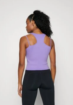 Nike Performance Tank - Débardeur - Space Purple -Defacto Boutique 4a64a0d6044d4d83a59a29cb398a2ff1