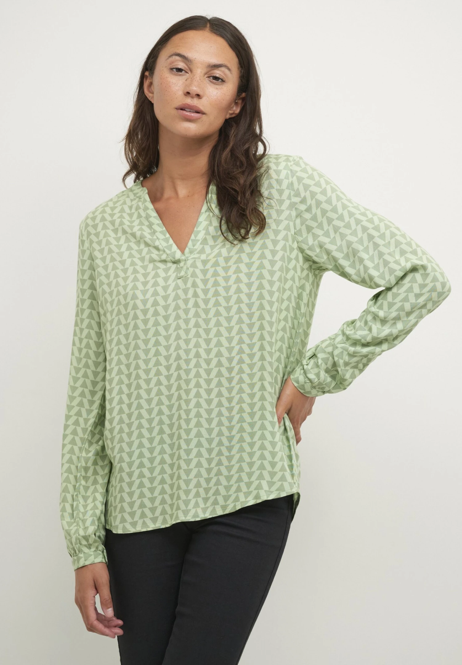 Kaffe Kajalie Bbb - Blouse - Frosty Green Geometric Print 1 Kaffe Kajalie Bbb - Blouse - Frosty Green Geometric Print