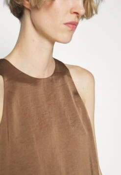 THEORY Racer Tank Crush - Blouse - Pecan -Defacto Boutique 5a46f9af971b42c3ad68433b62554399