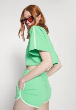 Even&Odd Survêtement - Green/White -Defacto Boutique 5f1f696b78a74747bcf9d8390c96f8f5