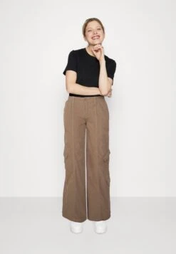 Devant -Defacto Boutique 64c1e93c4970440da95a261290bfb5a9