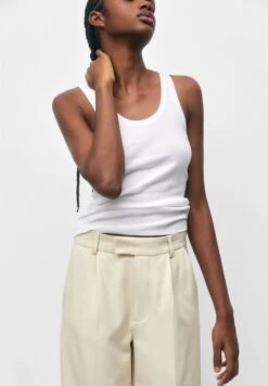 PULL & BEAR With Darts - Pantalon Classique - Off White 9 PULL & BEAR With Darts - Pantalon Classique - Off White -Defacto Boutique 676323b3f39744ecae6a7390f2089ba0