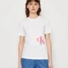 Calvin Klein Jeans Sprayed Monogram Regular Tee - T-Shirt Imprimé - Bright White