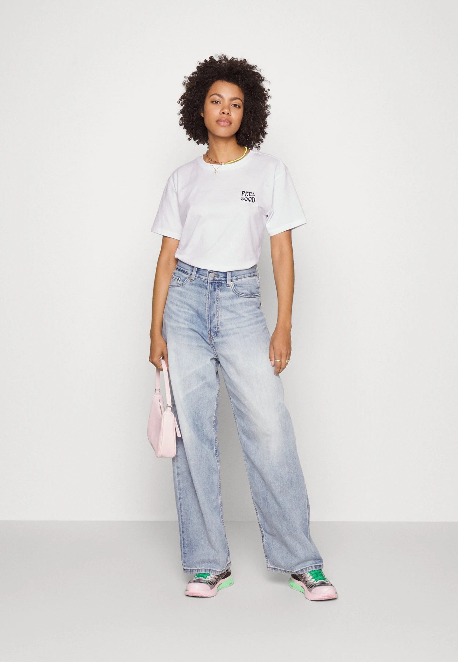 Even&Odd Clare Feel Good Chest Artwork - T-Shirt Imprimé - White 2 Even&Odd Clare Feel Good Chest Artwork - T-Shirt Imprimé - White – Image 2