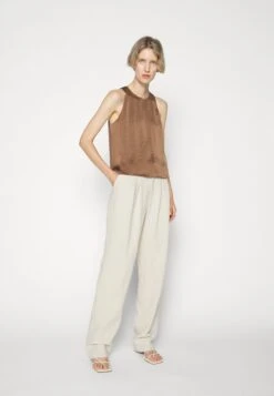 THEORY Racer Tank Crush - Blouse - Pecan -Defacto Boutique 843964a14ee04502becb6c939d2de4cf