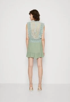 ONLY Onlkaro - Blouse - Jadeite -Defacto Boutique 8632fe7f29bb4fe58e1c563563e16918