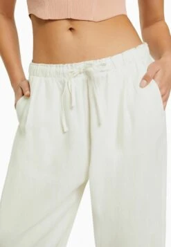 BERSHKA Wide Leg Straight Fit With Gathered Waist - Pantalon Classique - Off White -Defacto Boutique 8ab583990ce34667bc30d0d64853fbe1