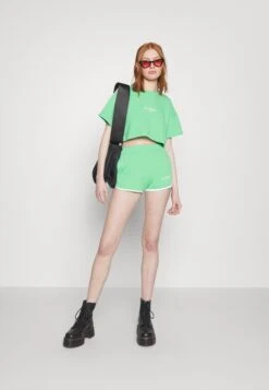 Even&Odd Survêtement - Green/White -Defacto Boutique ae55a5c729af4da28ad417e8e7d55da0