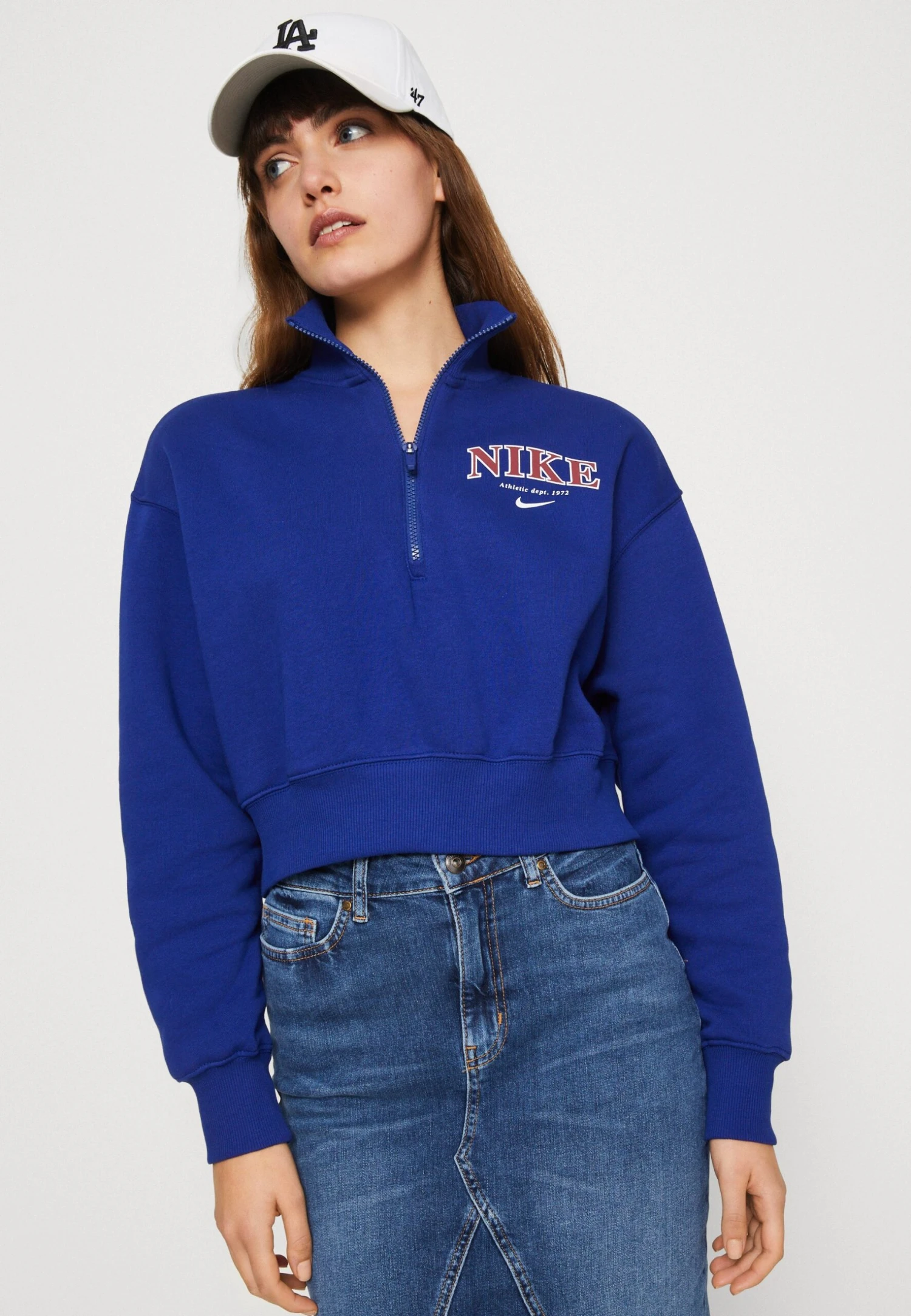 Nike Sportswear Crop - Sweatshirt - Deep Royal 4 Nike Sportswear Crop - Sweatshirt - Deep Royal – Image 4