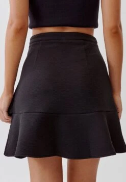 Tussah Rina - Jupe Trapèze - Black -Defacto Boutique bac9336b15544757a87a19ba856ab3d9