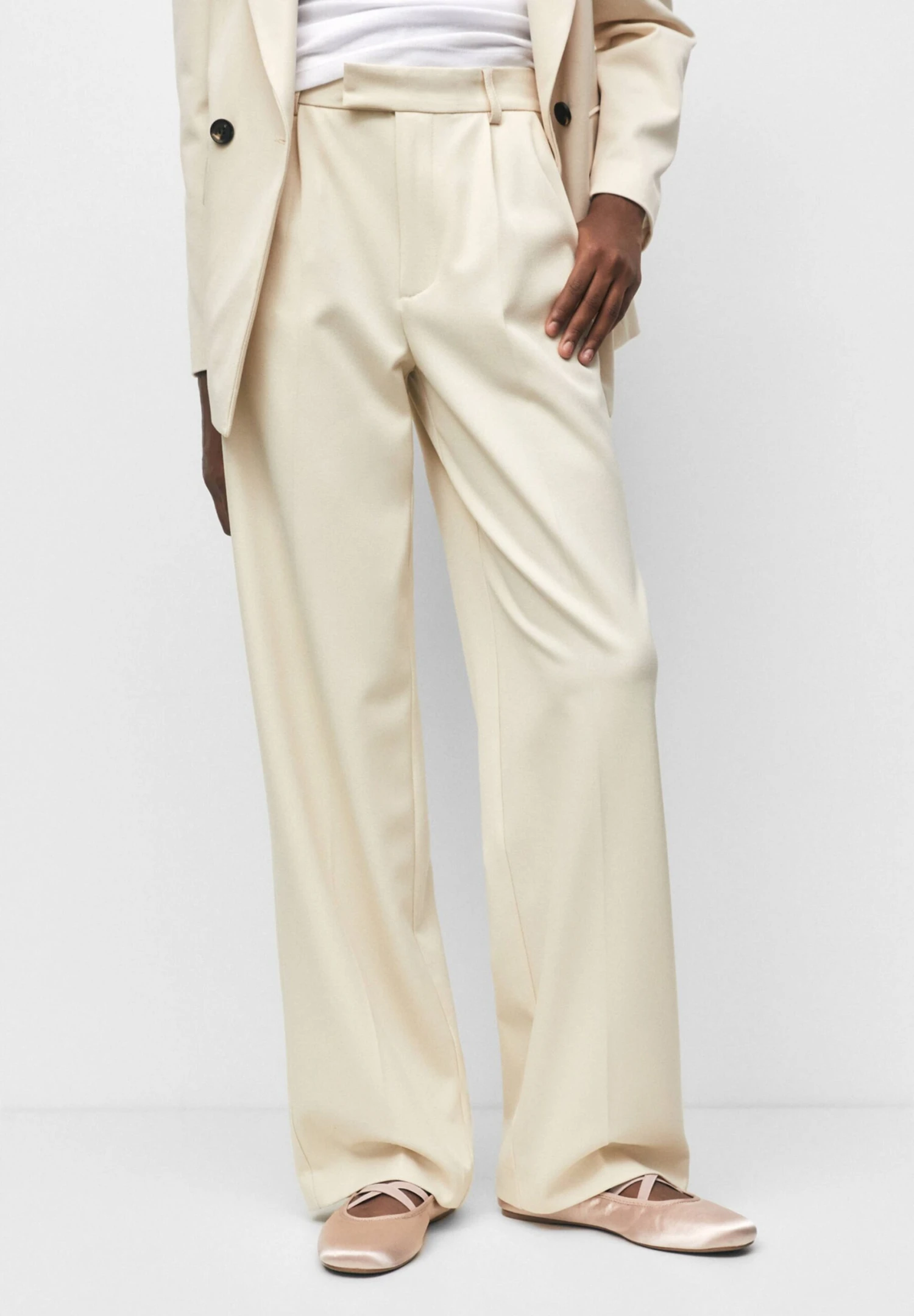 PULL & BEAR With Darts - Pantalon Classique - Off White 1 PULL & BEAR With Darts - Pantalon Classique - Off White