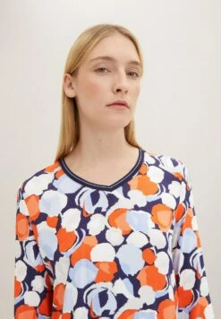 Tom Tailor Mit Allover-Print - T-Shirt À Manches Longues - Navy Flower Design -Defacto Boutique d68e4ee59322443bae0a7633e675432b