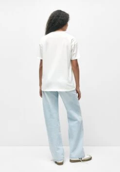 PULL & BEAR Volkswagen Caravan - T-Shirt Imprimé - White -Defacto Boutique da00debd82a14cd693ffce5c5e5af8c2