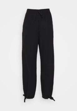 Ellesse Trantu - Pantalon Classique - Black -Defacto Boutique e7be3018301d4095a1114cb0a8517b36