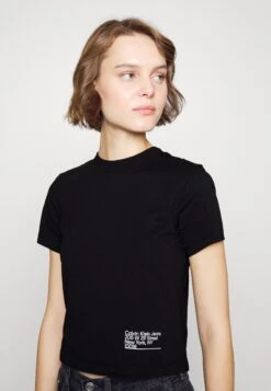 Calvin Klein Jeans Address Logo Baby Tee - T-Shirt Imprimé - Black -Defacto Boutique eb93269da7f14129872d4ab345615562