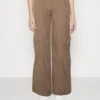 BDG Urban Outfitters Summer - Pantalon Cargo - Chocolate