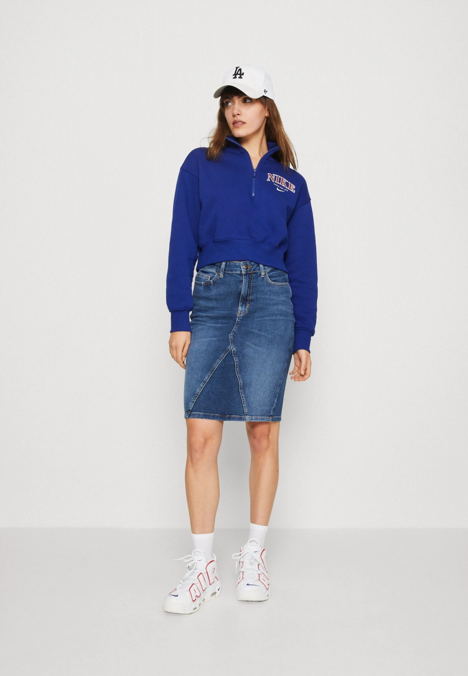 Nike Sportswear Crop - Sweatshirt - Deep Royal 2 Nike Sportswear Crop - Sweatshirt - Deep Royal – Image 2